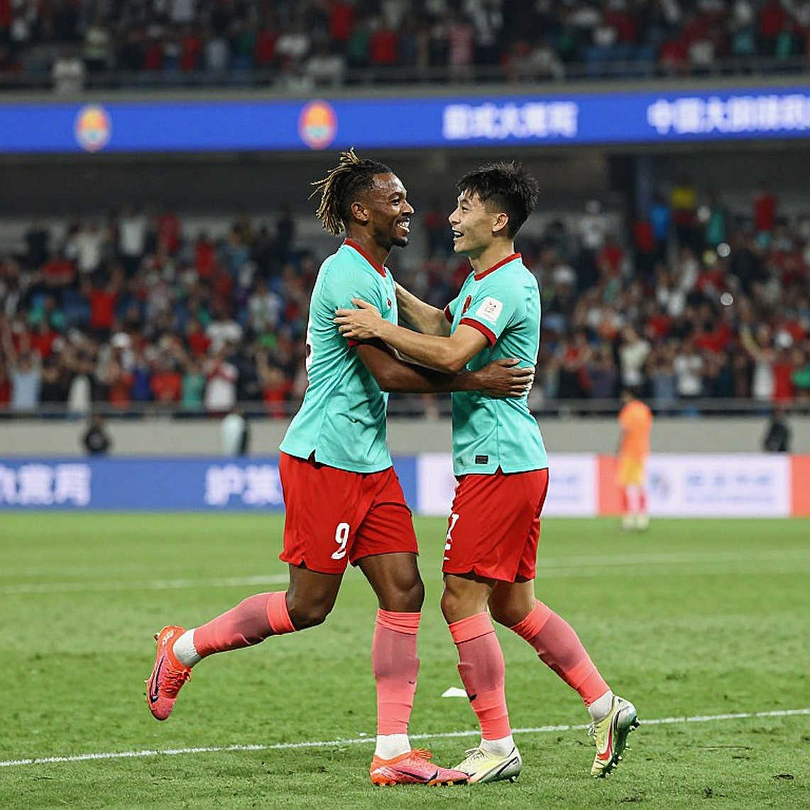Erzurumspor hạ Eyüpspor trên sân nhà: trận đấu được quyết định bởi những đường bóng không lên hình