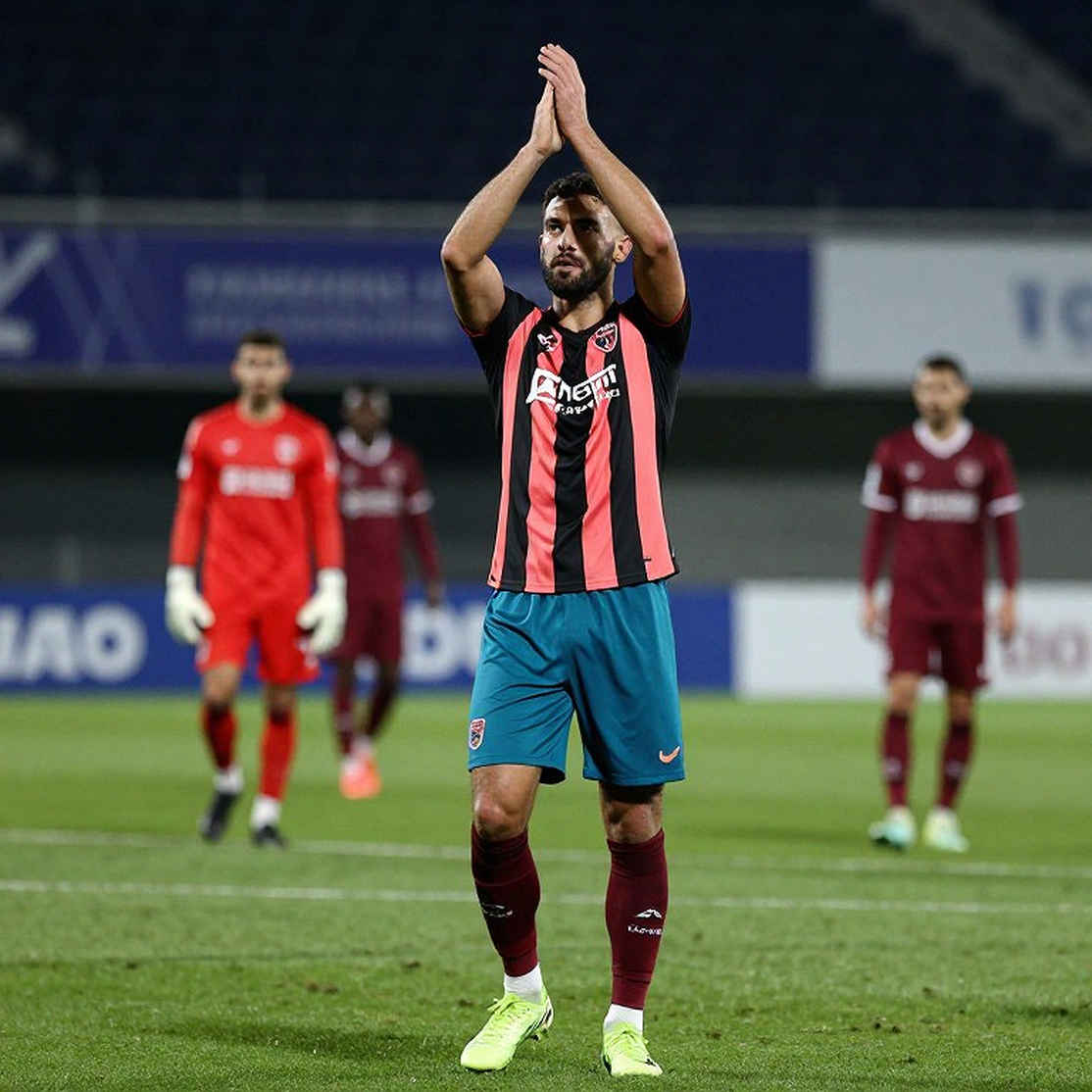 Tiễn biệt Yu Kobayashi: Mảnh ghép mang ý chí chiến thắng cho 'bóng đá đẹp' của Kawasaki Frontale Tiễn biệt Yu Kobayashi: Mảnh ghép mang ý chí chiến thắng cho 'bóng đá đẹp' của Kawasaki Frontale
