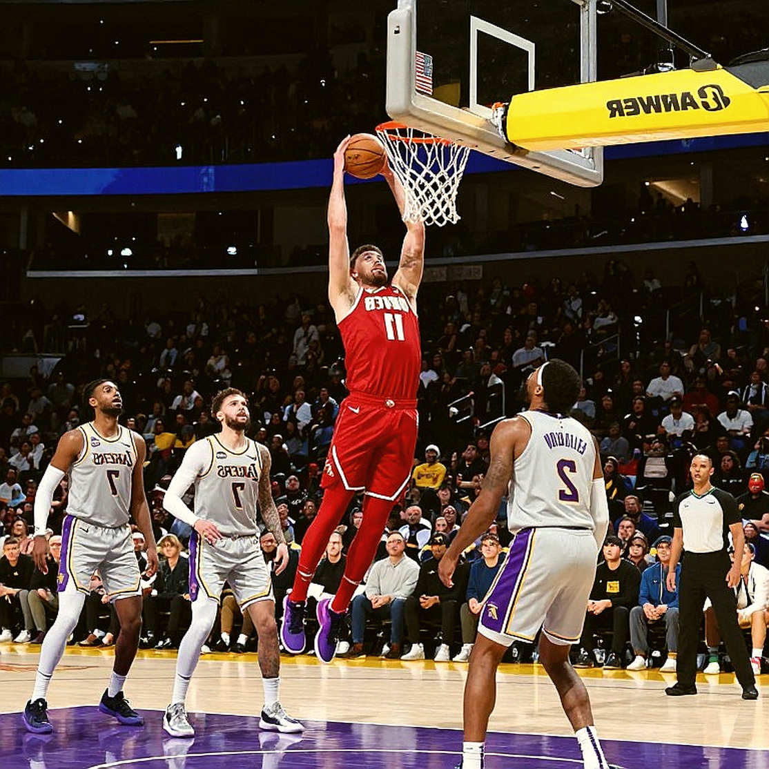 Real Madrid thắng Olimpia Milano 98-89 trên sân khách: Khi phòng ngự mở đường cho nhịp chuyển đổi