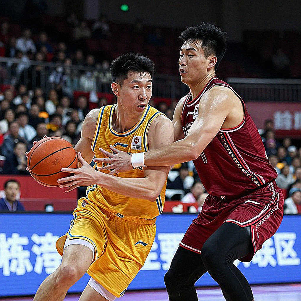 Koloko đến Sao Đỏ: Bản hợp đồng chữa cháy và bài toán trung phong của EuroLeague