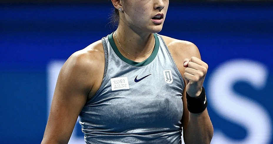 Phân tích dữ liệu tennis không khả thi do thiếu thông tin
