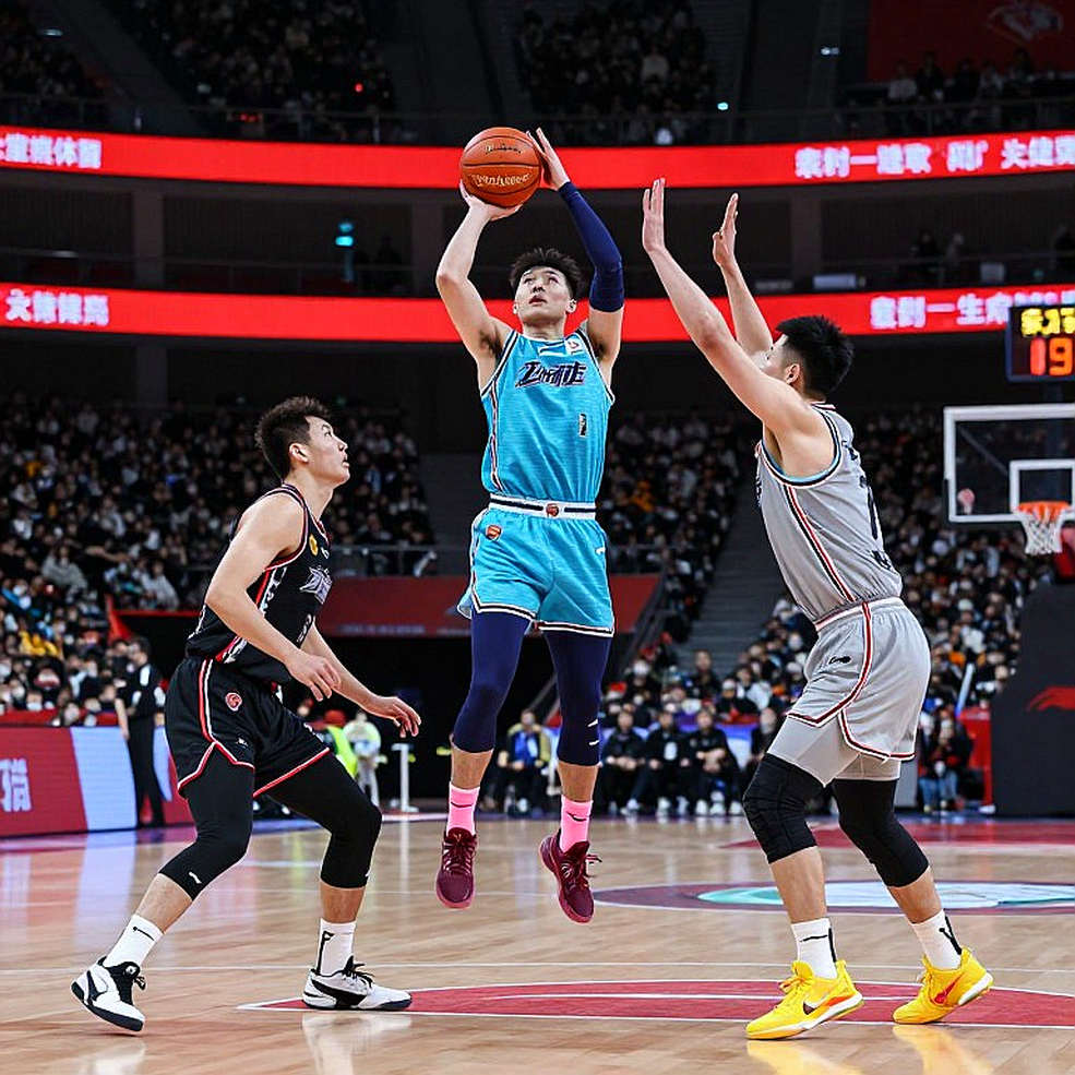 Max Strus Khen Duncan Robinson Cùng Level Curry – Phân Tích Vai Trò Spacing Trong NBA Max Strus Khen Duncan Robinson Cùng Level Curry – Phân Tích Vai Trò Spacing Trong NBA