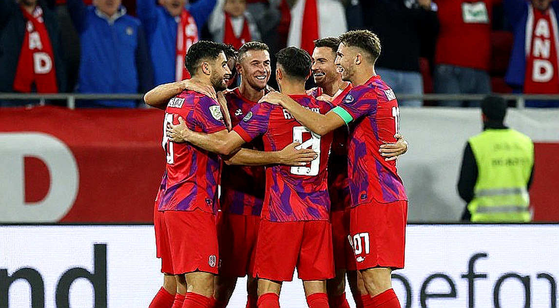 Thẻ đỏ phút 62 và mười sáu phút sụp đổ: Giải phẫu Liverpool 0-3 Man City tại Anfield