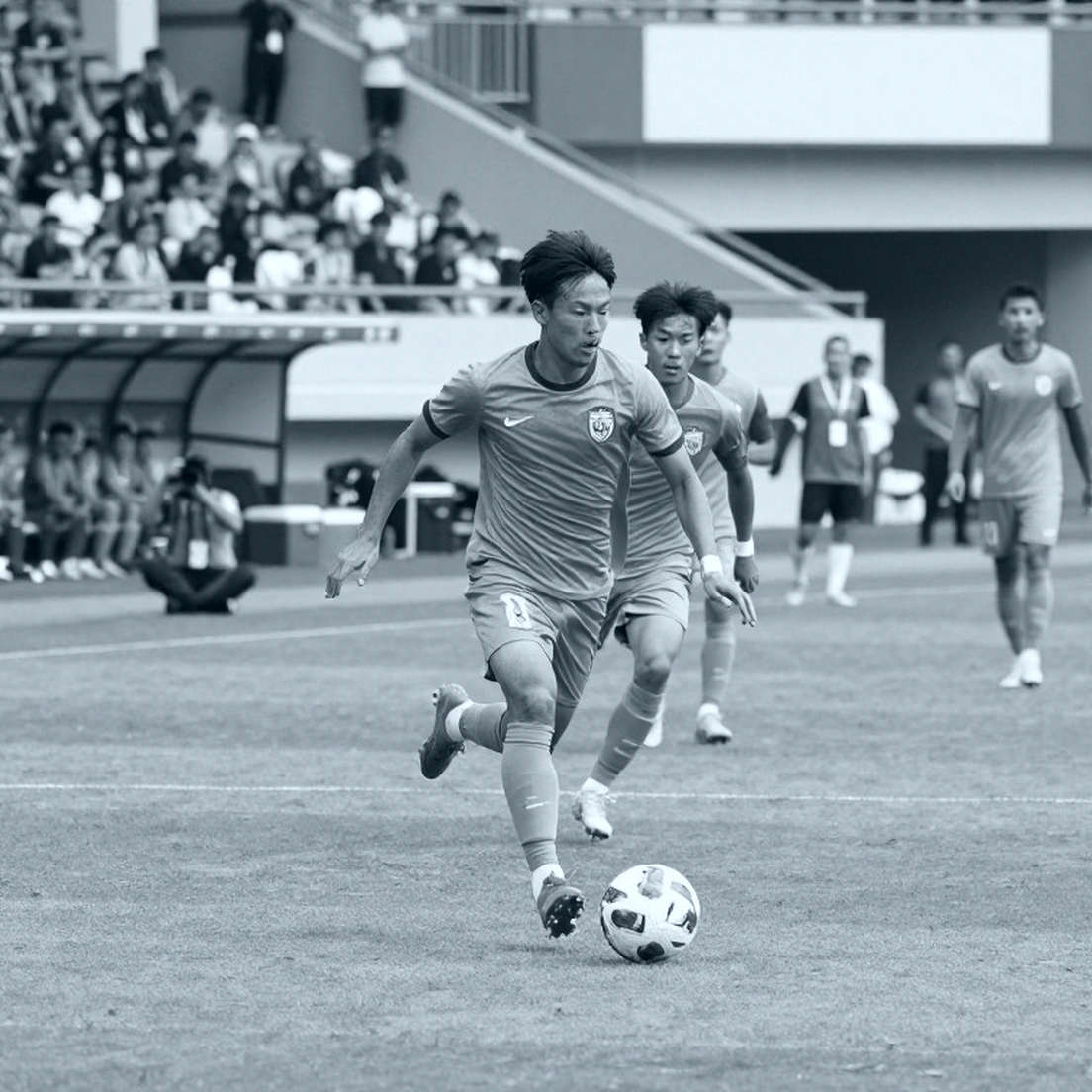 Luis Chávez và vụ ám ảnh América: Khi đường ray thanh toán chặn một vụ chuyển nhượng