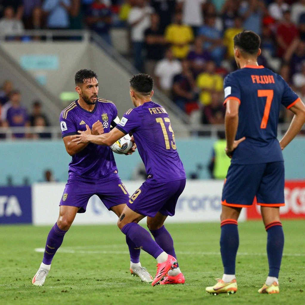 Màn tri ân Messi và khoảnh khắc Di María được cả Rosario vỗ tay
