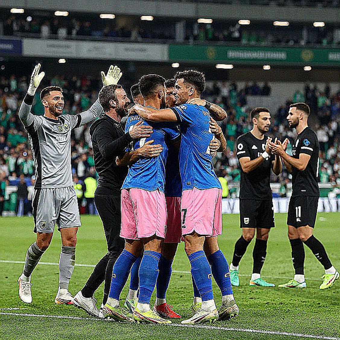 Khoảng trống dữ liệu trên bàn đàm phán chuyển nhượng V.League