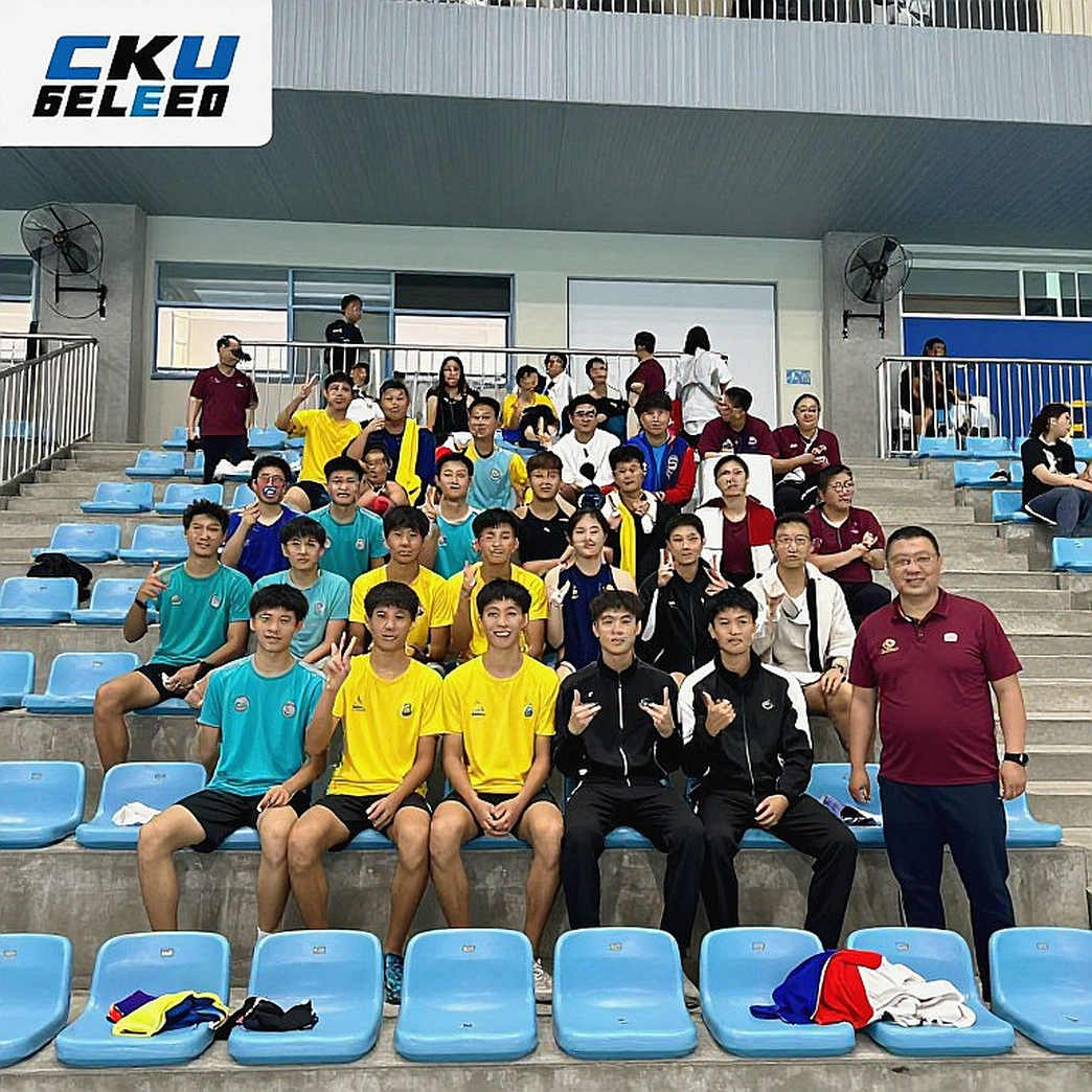 LA28 đảo lịch bơi và điền kinh: đường bơi Olympic nằm trong một sân bóng bầu dục LA28 đảo lịch bơi và điền kinh: đường bơi Olympic nằm trong một sân bóng bầu dục