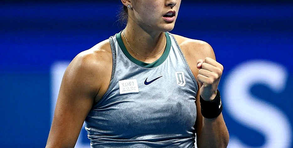 Zverev và cái nhãn 'vượt chỉ tiêu': Khi bán kết Thượng Hải phơi bày một mùa giải kiệt sức