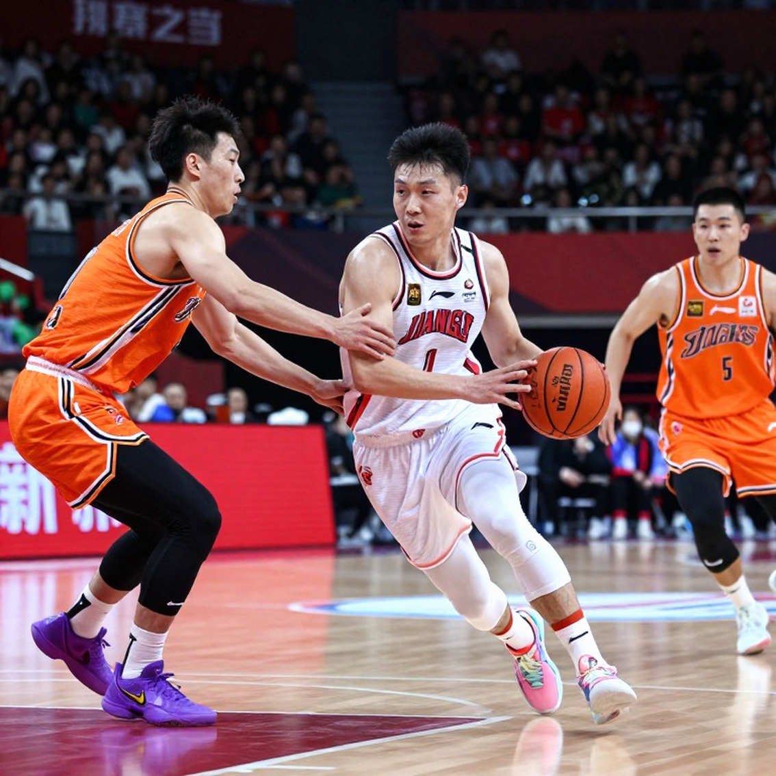 Nick Smith Jr. không dự chuyến đi Vitoria: Real Madrid mất một suất luân chuyển, bản tin chấn thương mất phần chứng cứ