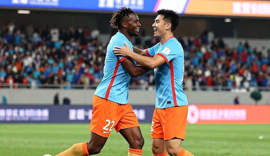 Kỳ chuyển nhượng V.League: hồ sơ nhập tịch và khoản tiền không ai kê khai